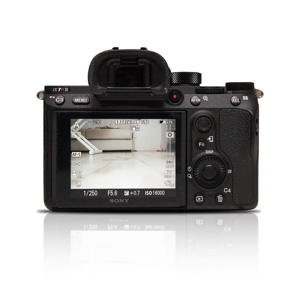 Sony Alpha 7R III Mirrorless Camera with 42.4MP Full-Frame High Resolution Sensor, Camera with Front End LSI Image Processor, 4K HDR Video and 3" LCD Black (Renewed)